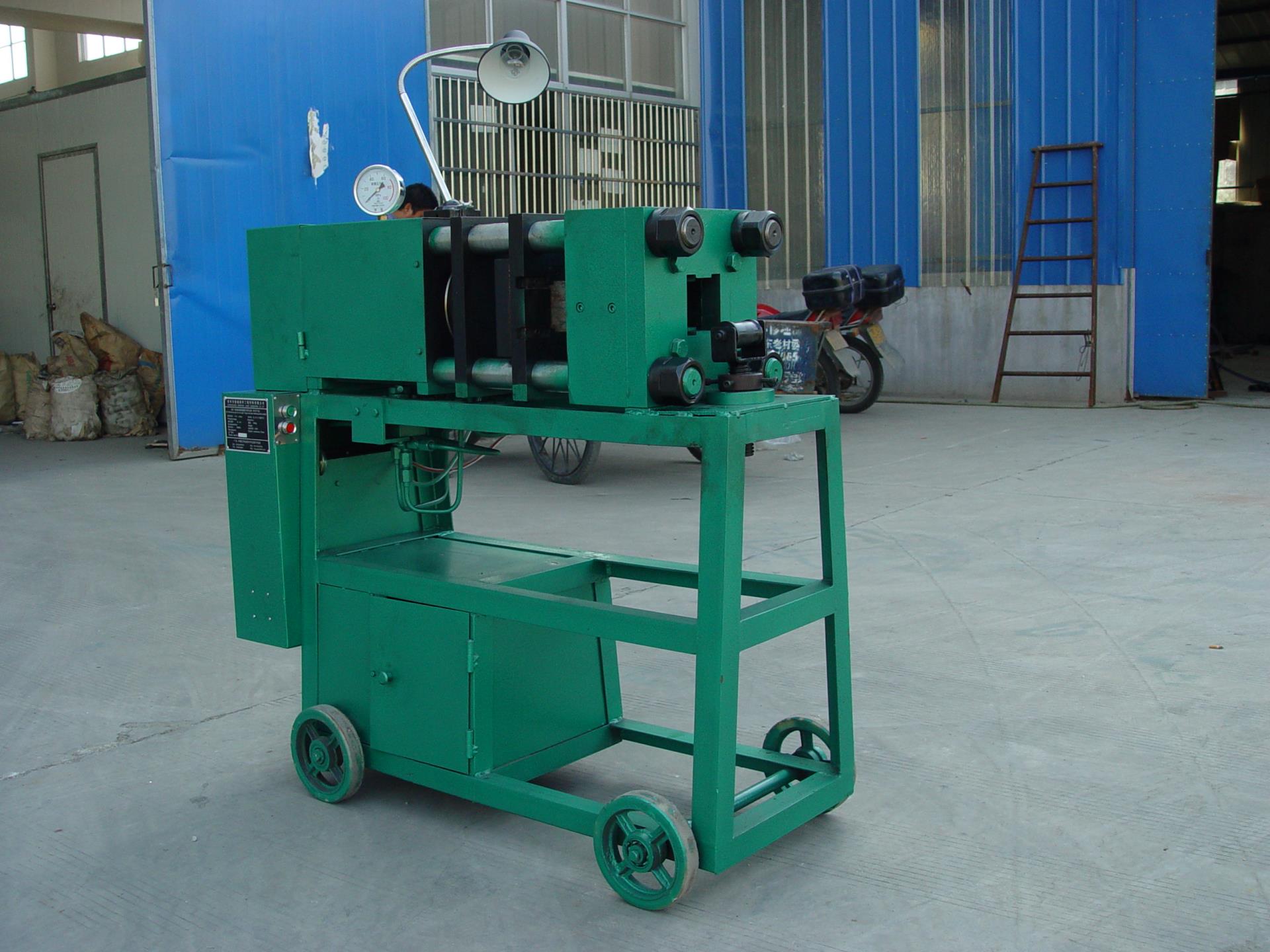 Threading cutting machine