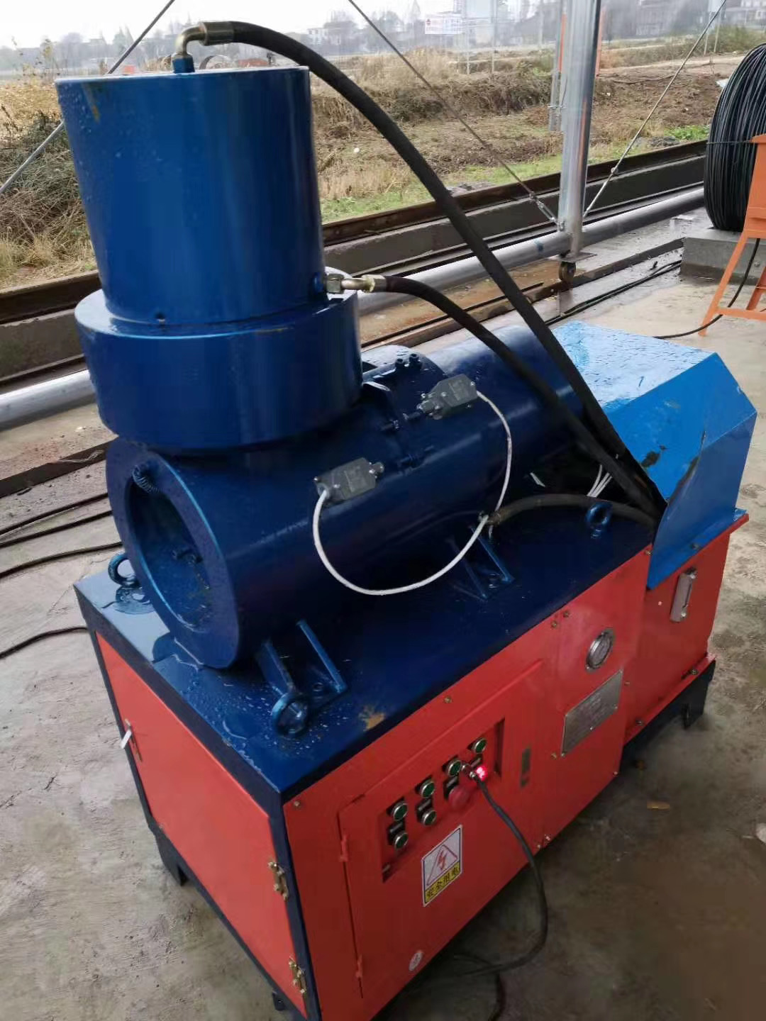 Upsetting forged machine